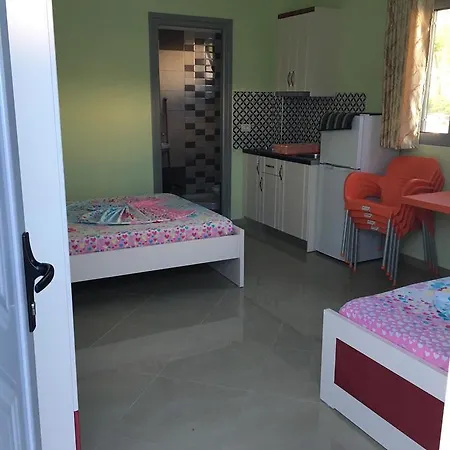Argist Ksamil 3* בורש